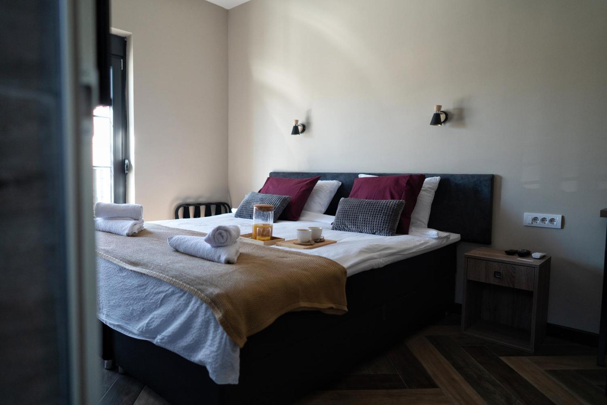 La Roue Hotel Vrsac Quarto foto
